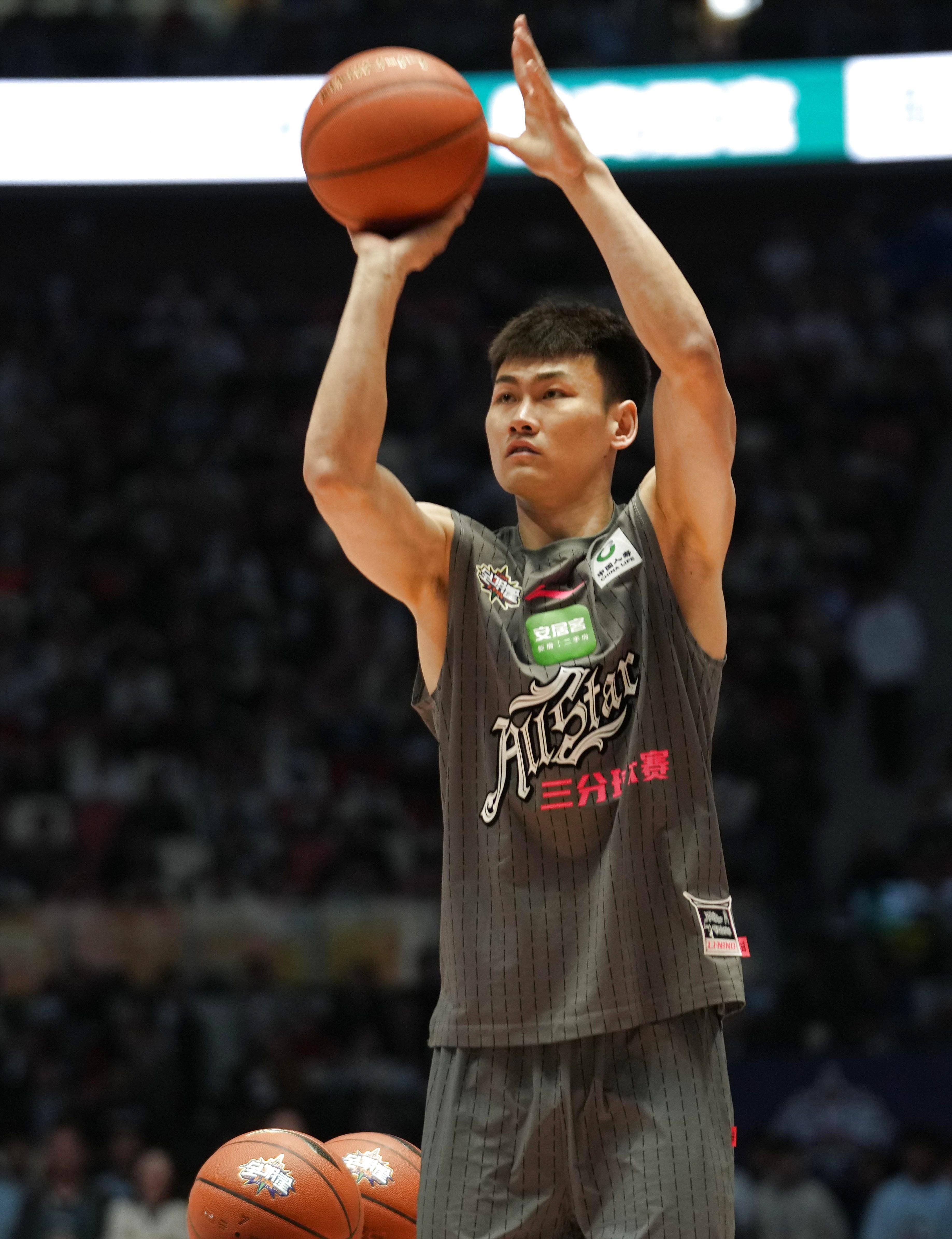 关于CBA选手发挥出色，荣膺最佳MVP的信息