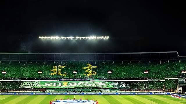 和平精英传奇谢幕，球迷泪洒赛场