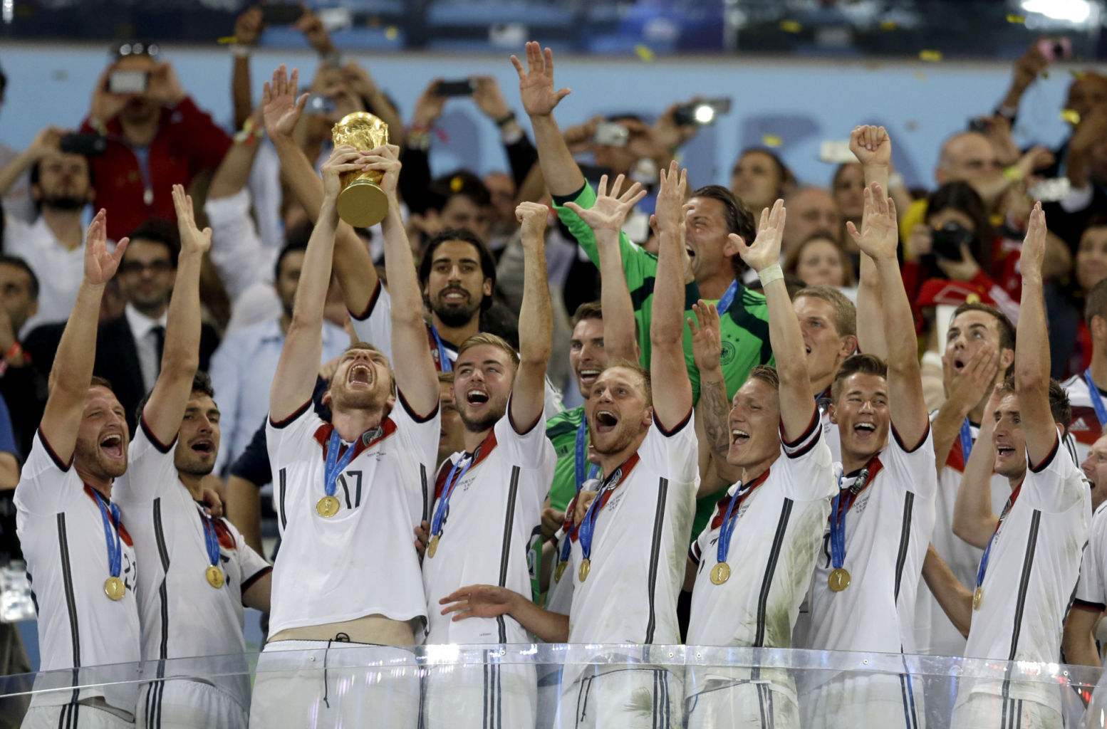 德国队力克韩国队,黄鸭组合关键制胜 德国队力克韩国队,黄鸭组合关键制胜