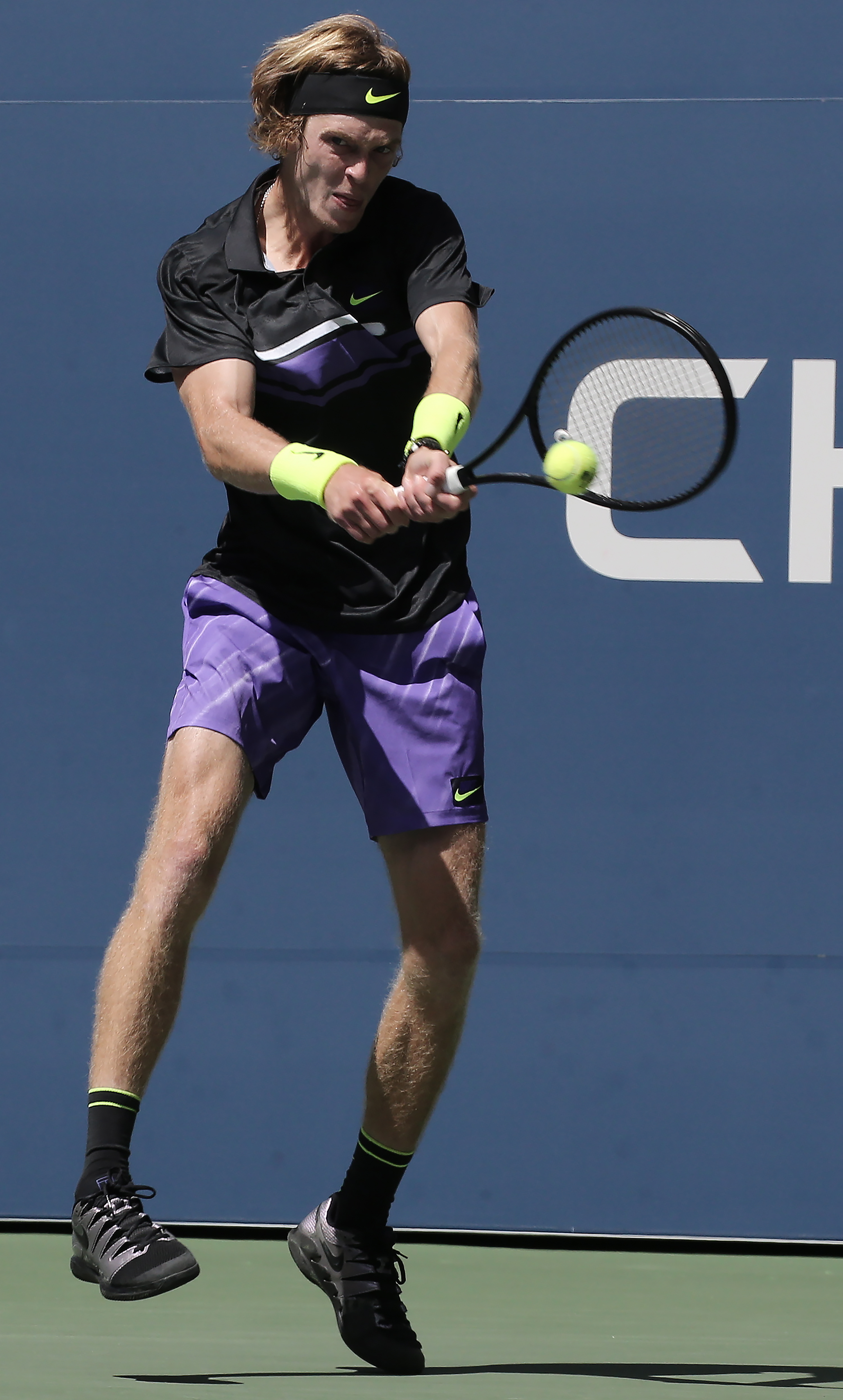 美网险胜戴维斯杯,西西帕斯高光表现 美网险胜戴维斯杯,西西帕斯高光表现