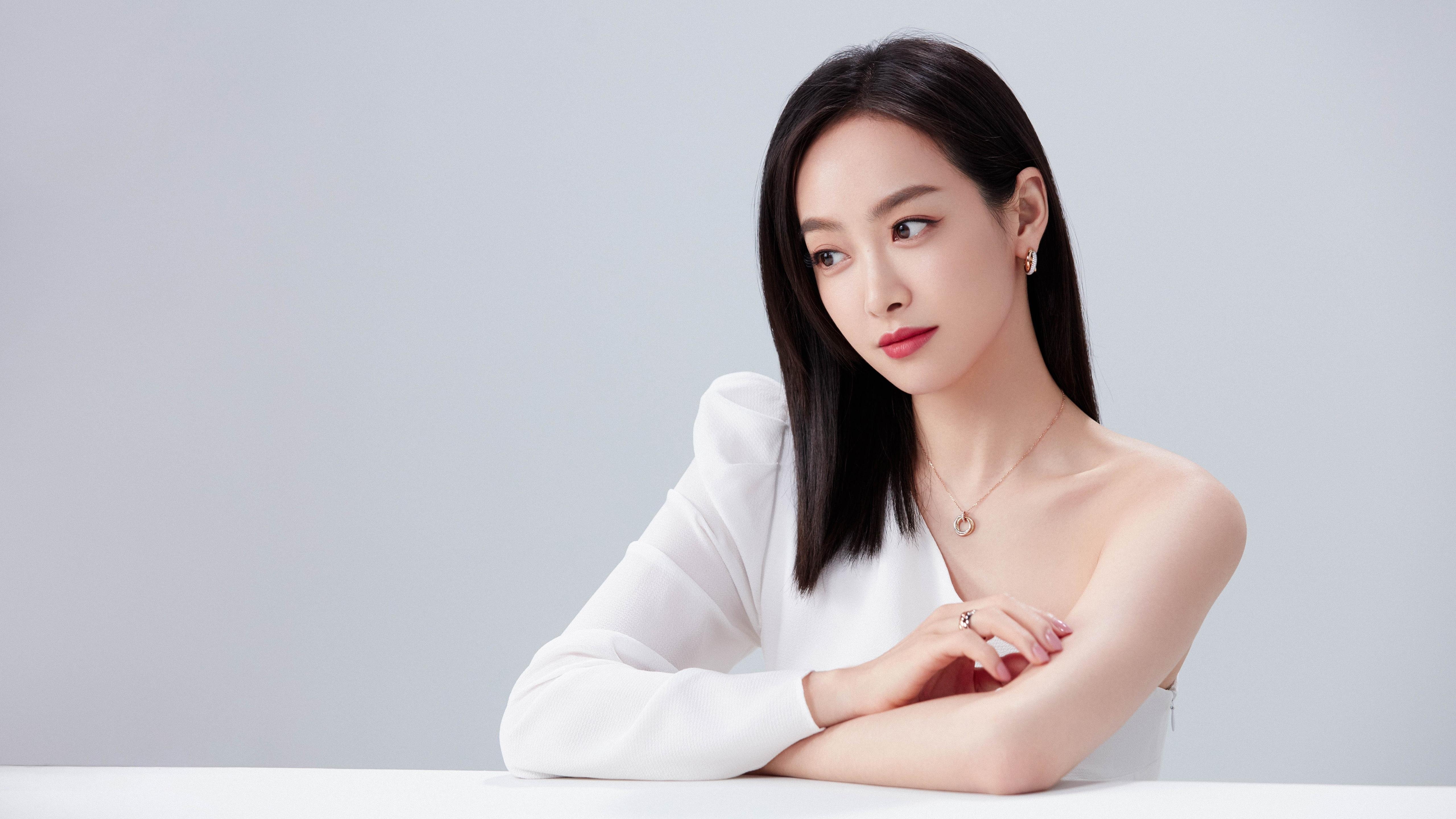 绿茵场的悬念终结者，经济棋局的持续施压者