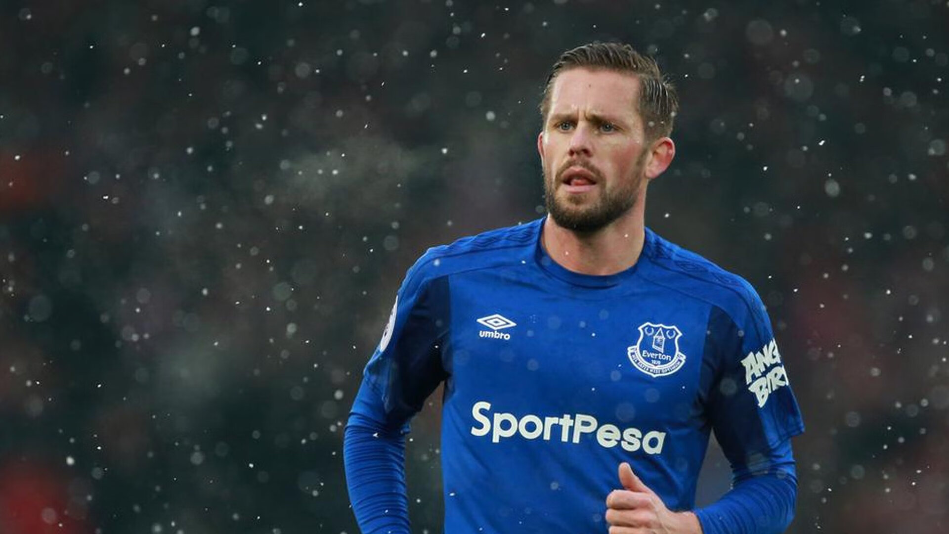 赛道与球场的交响，当F1极速启航时，鹈鹕完成最后一秒绝杀