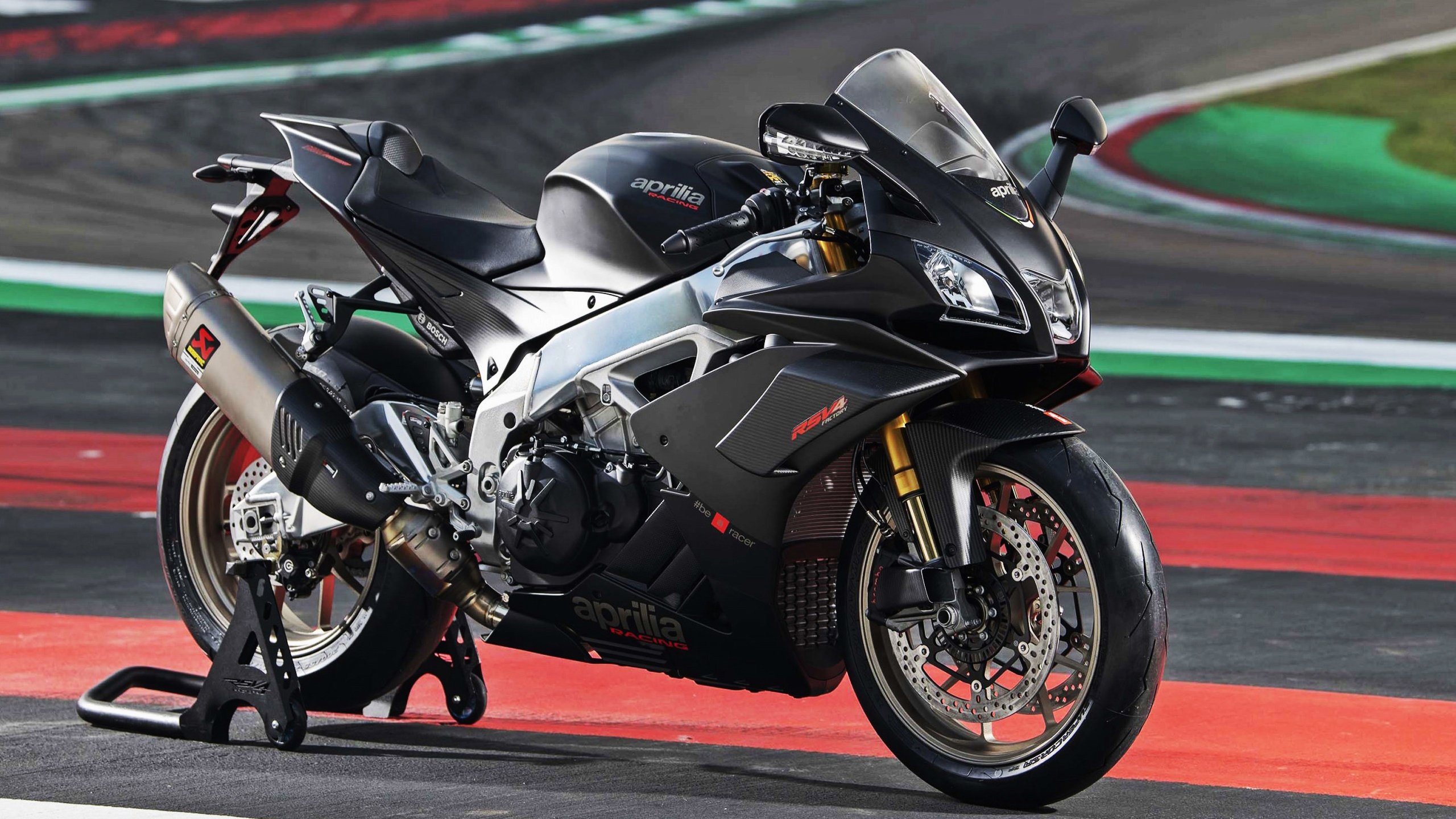 足球关键战，楚阿梅尼不手软，土耳其掀翻比利时创冷门