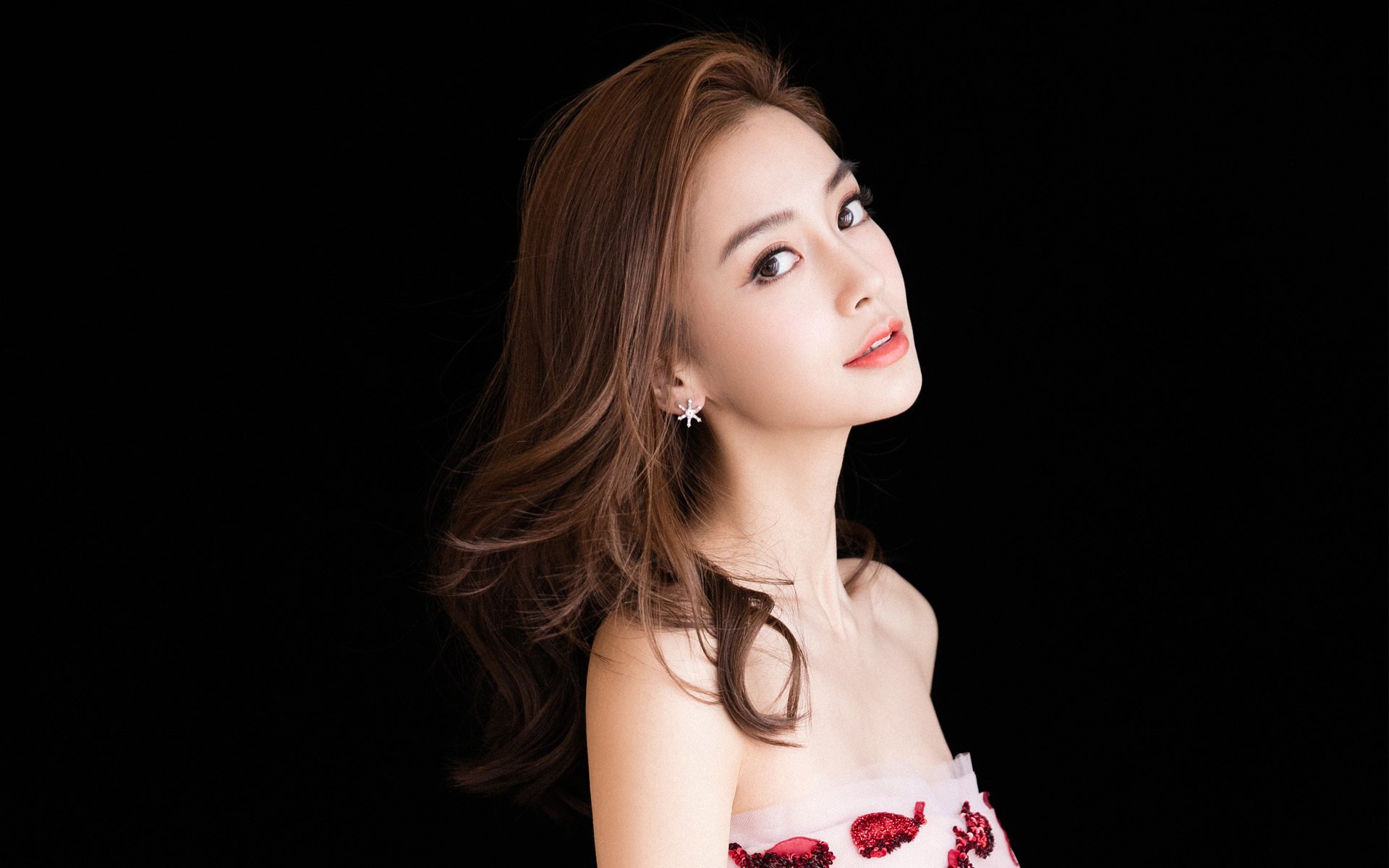 F1新赛季揭幕战之夜，当文班亚马式统治力呼啸而过