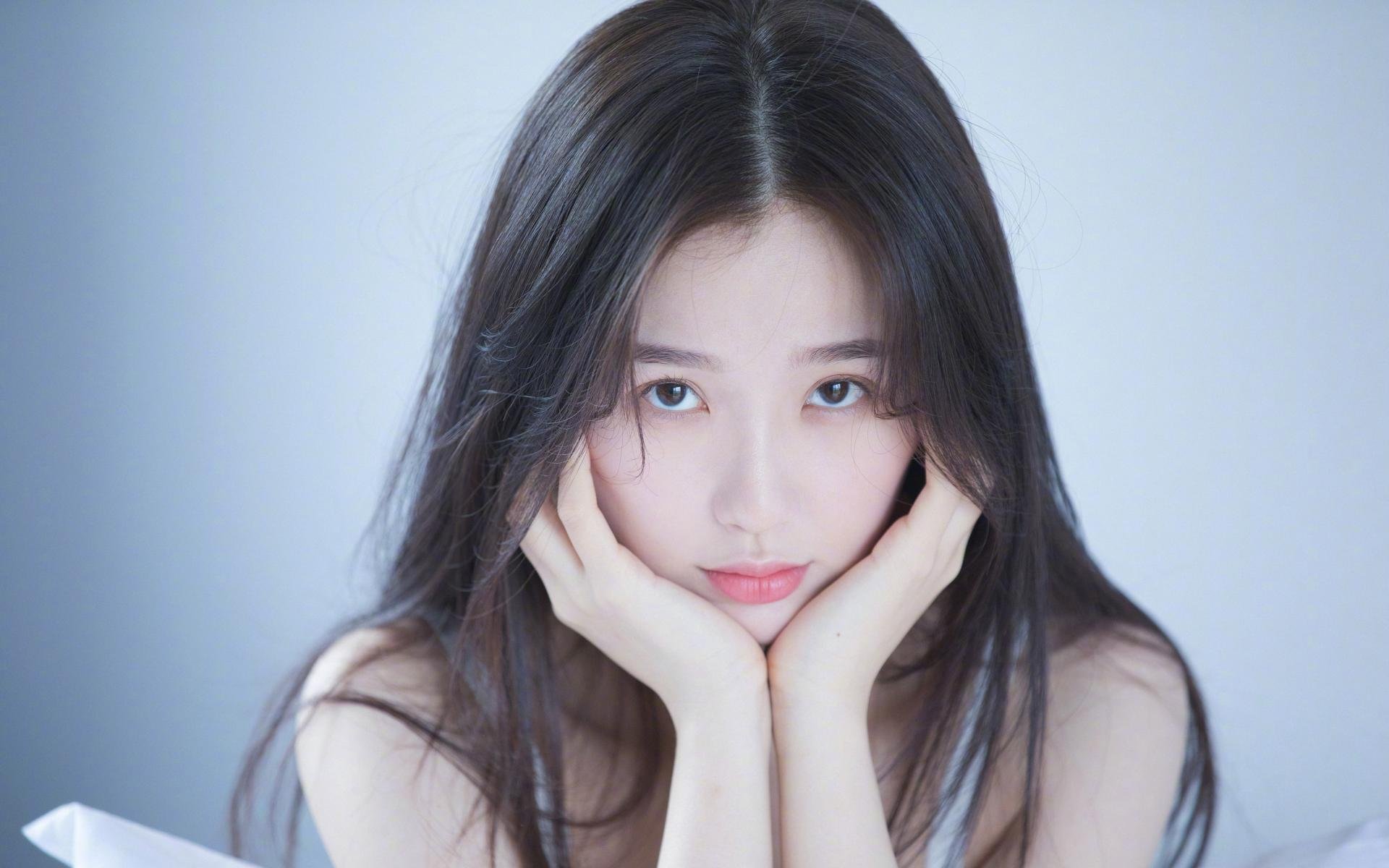 左脚射落奥布莱恩杯，当格列兹曼的数据爆炸点亮NBA总决赛之夜