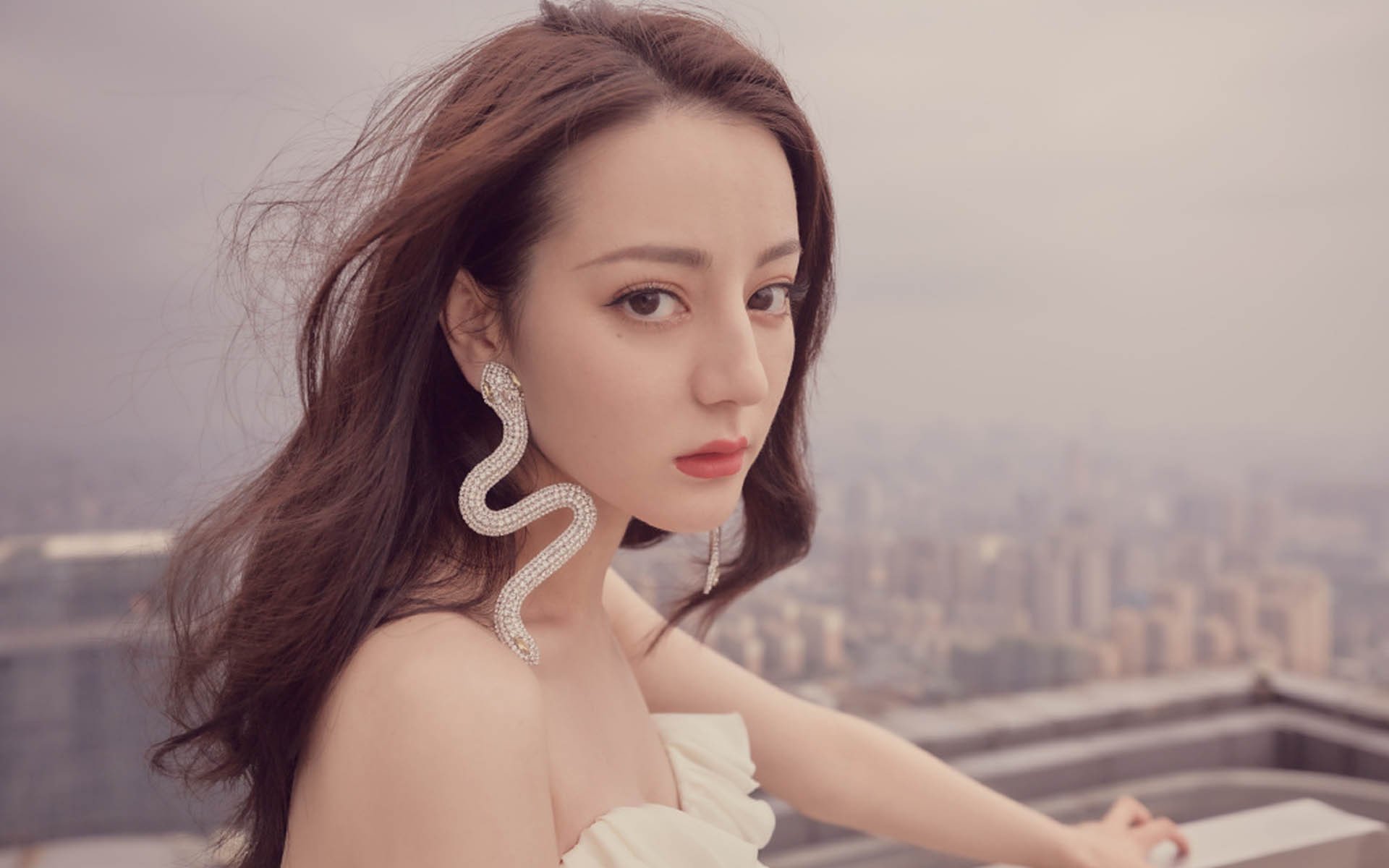 这是一篇为您定制的文章，围绕您提供的核心关键词展开。标题采用了更具文学性和史诗感的表达，文章内容则通过细腻的叙事，刻画出这场比赛的唯一性