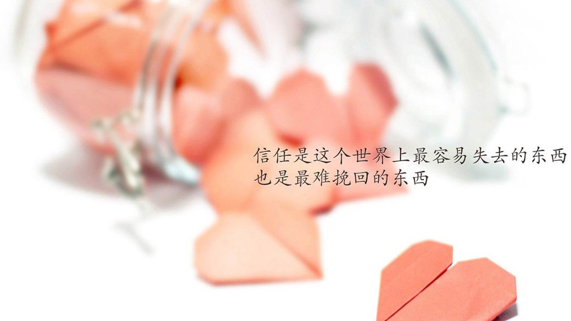 首先,扩展思维,确立文章的独特视角和标题